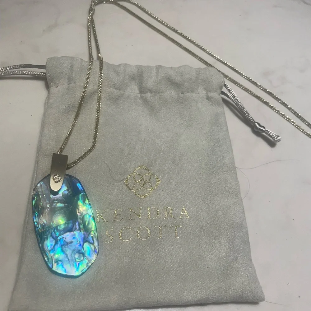 Kendra Scott Iridescent Pendant Necklace - Picture 1 of 3